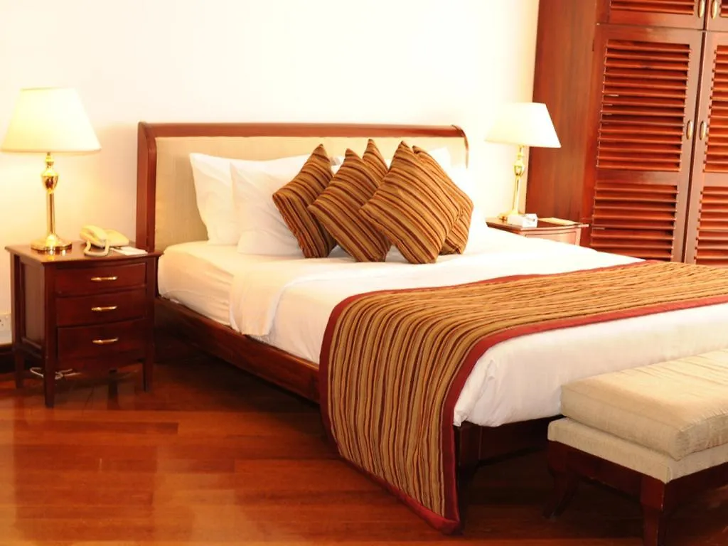 Mount Lavinia Hotel Дехивала-Маунт-Лавиния 4*,